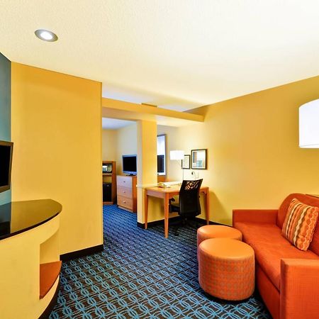 Fairfield Inn & Suites Dallas Medical/Market Center Bagian luar foto